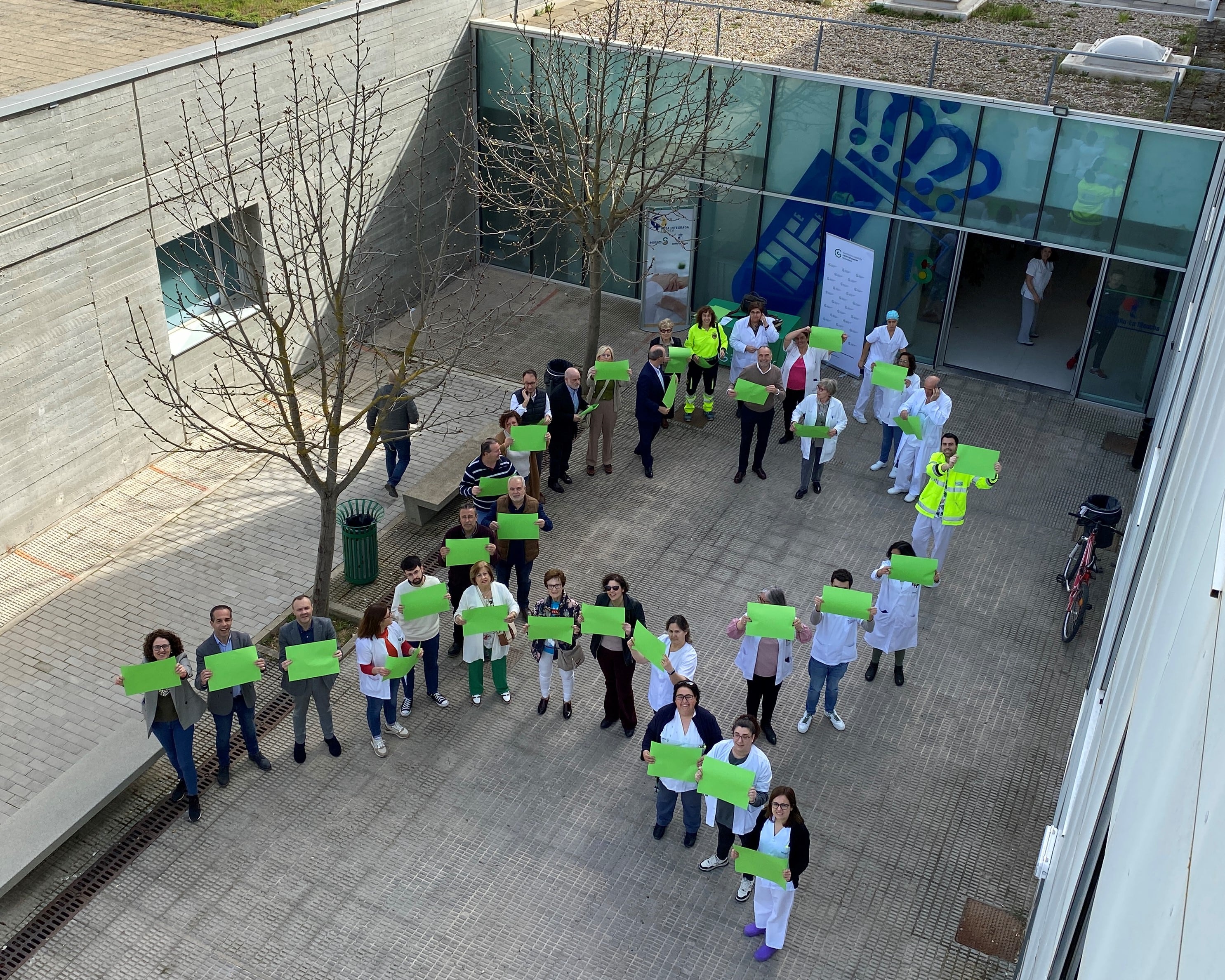 Lazo verde solidario en el CEDT de Tarancón para animar a participar en el cribado de cáncer