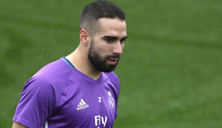 Dani Carvajal durante un entrenamiento con el Real Madrid 