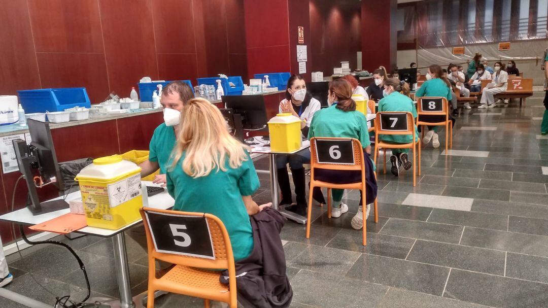 Vacunación del personal del Hospital Nuestra Señora de Candelaria