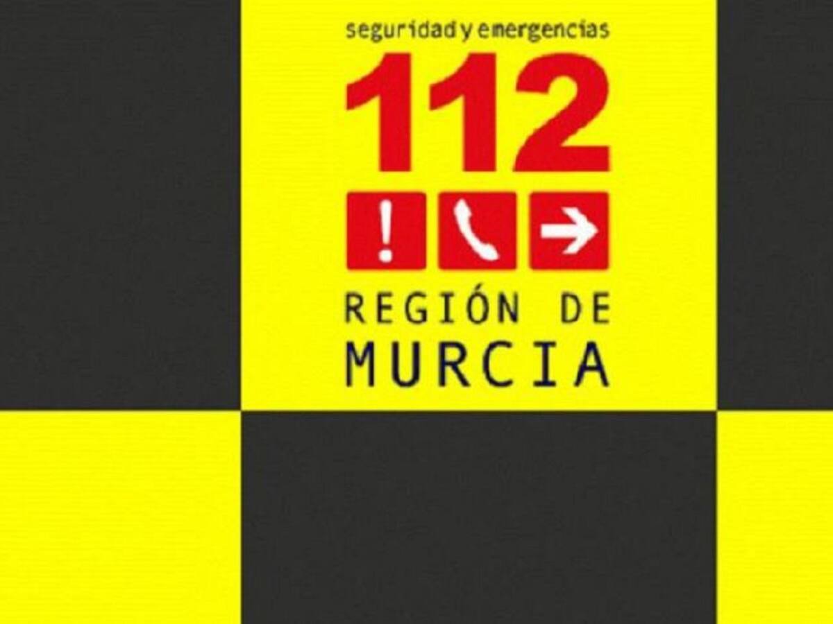 Una mujer de 105 años ha sido rescatada tras un incendio provocado en una vivienda de Los Dolores