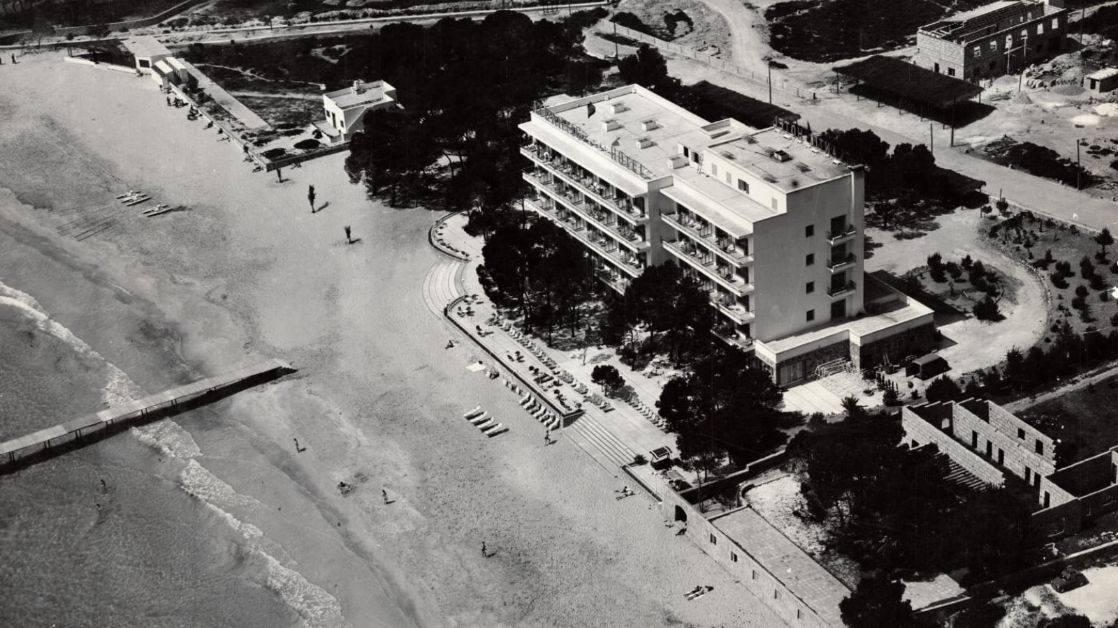 El hotel Atlantic fue el primero en construirse en la bahía de Magaluf, en una bahía en la que apenas había turistas, en 1959.