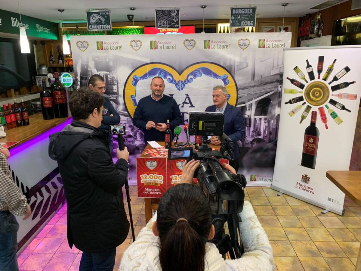 La calle Laurel repartirá 12.000 pinchos gratis con su campaña 'Rasca y Gana'