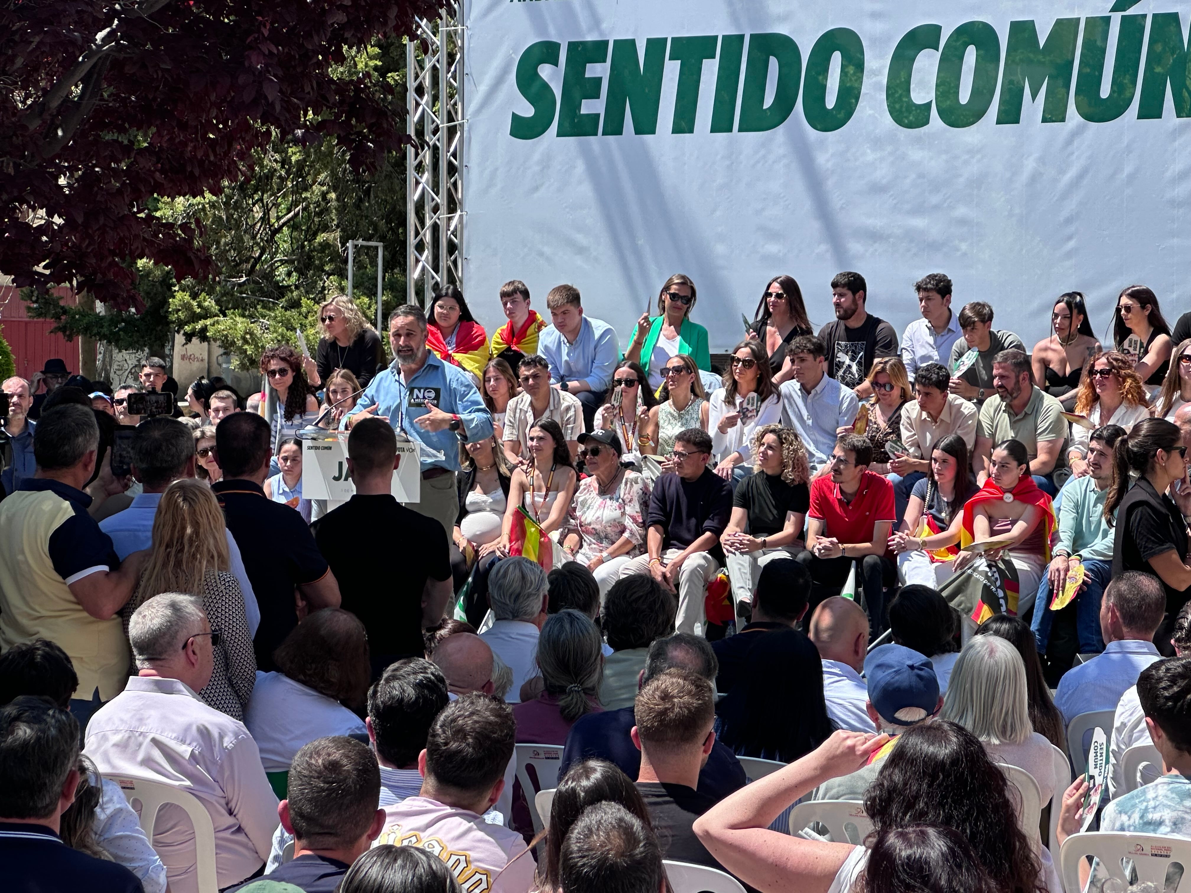 VOX ha arrancado la campaña electoral en  el Parque de la Alameda de Jaén