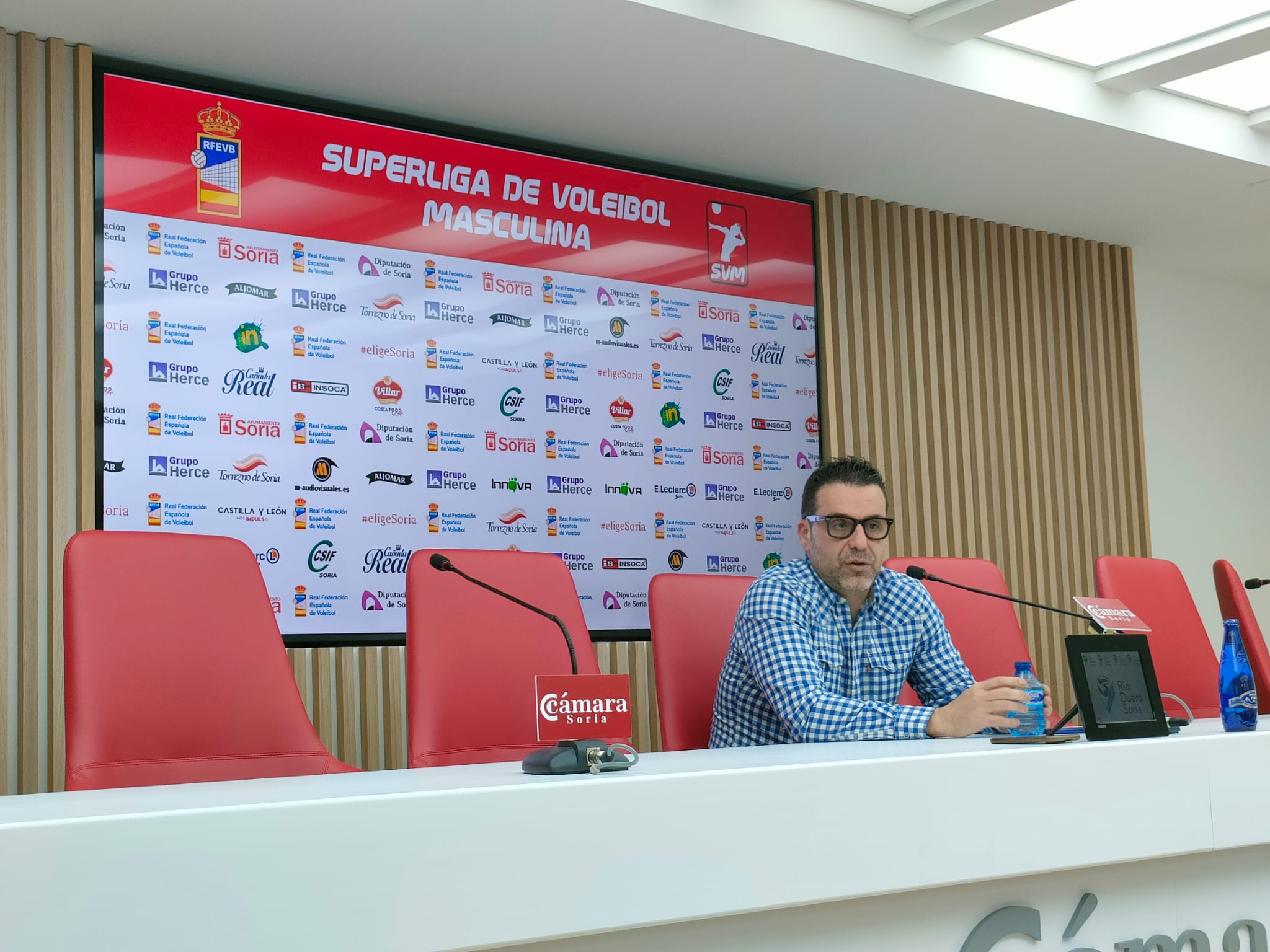 Alberto Toribio, entrenador del Grupo Herce Soria, en rueda de prensa.