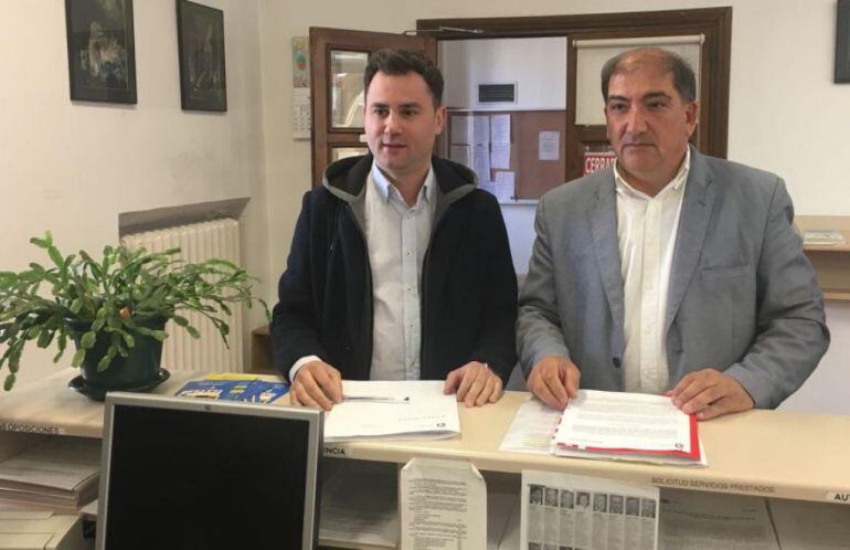 El secretario provincial del PSOE y el portavoz en la Diputación ha registrado la moción