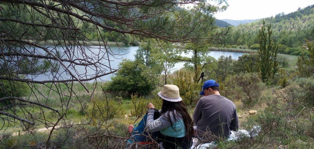 Turistas este fin de semana en la Laguna de Taravilla (GU)