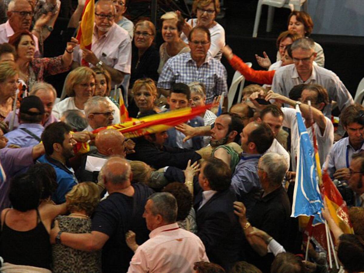 Rajoy se enfrenta a la realidad en su primer incidente de campaña