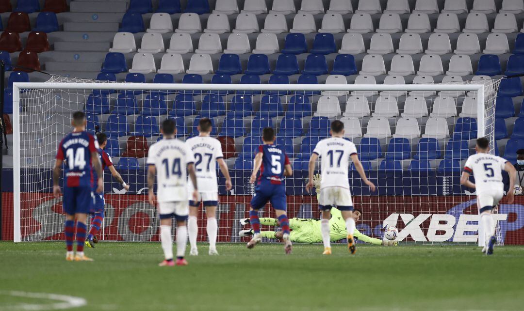 Sergio Herrera of C.A. Osasuna saves a penalty from Jose Luis Morales of Levante UD  during the La Liga Santander match between Levante UD and C.A. Osasuna