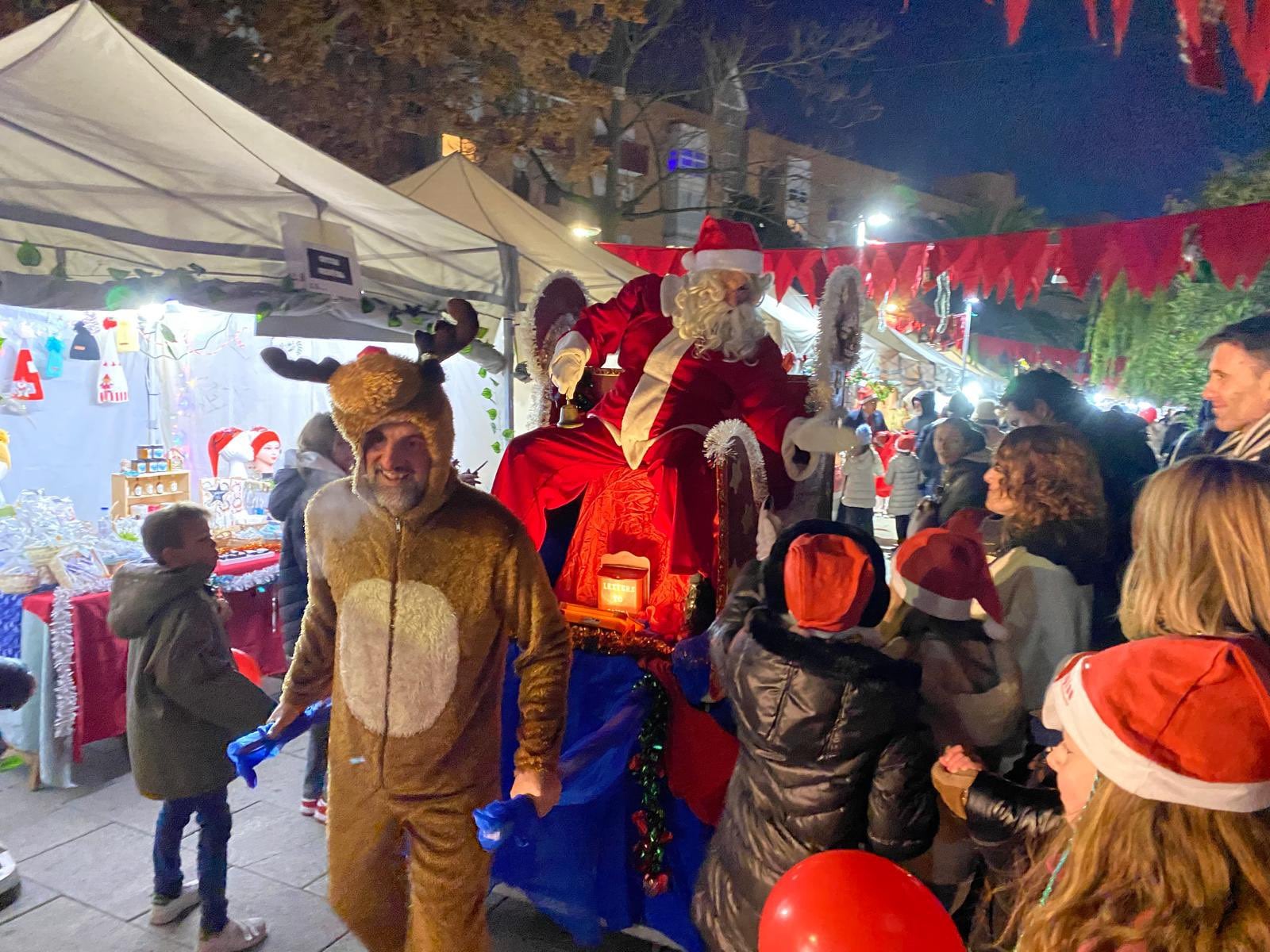 Mercado de la Navidad que se celebró en la avenida de España de Pinto