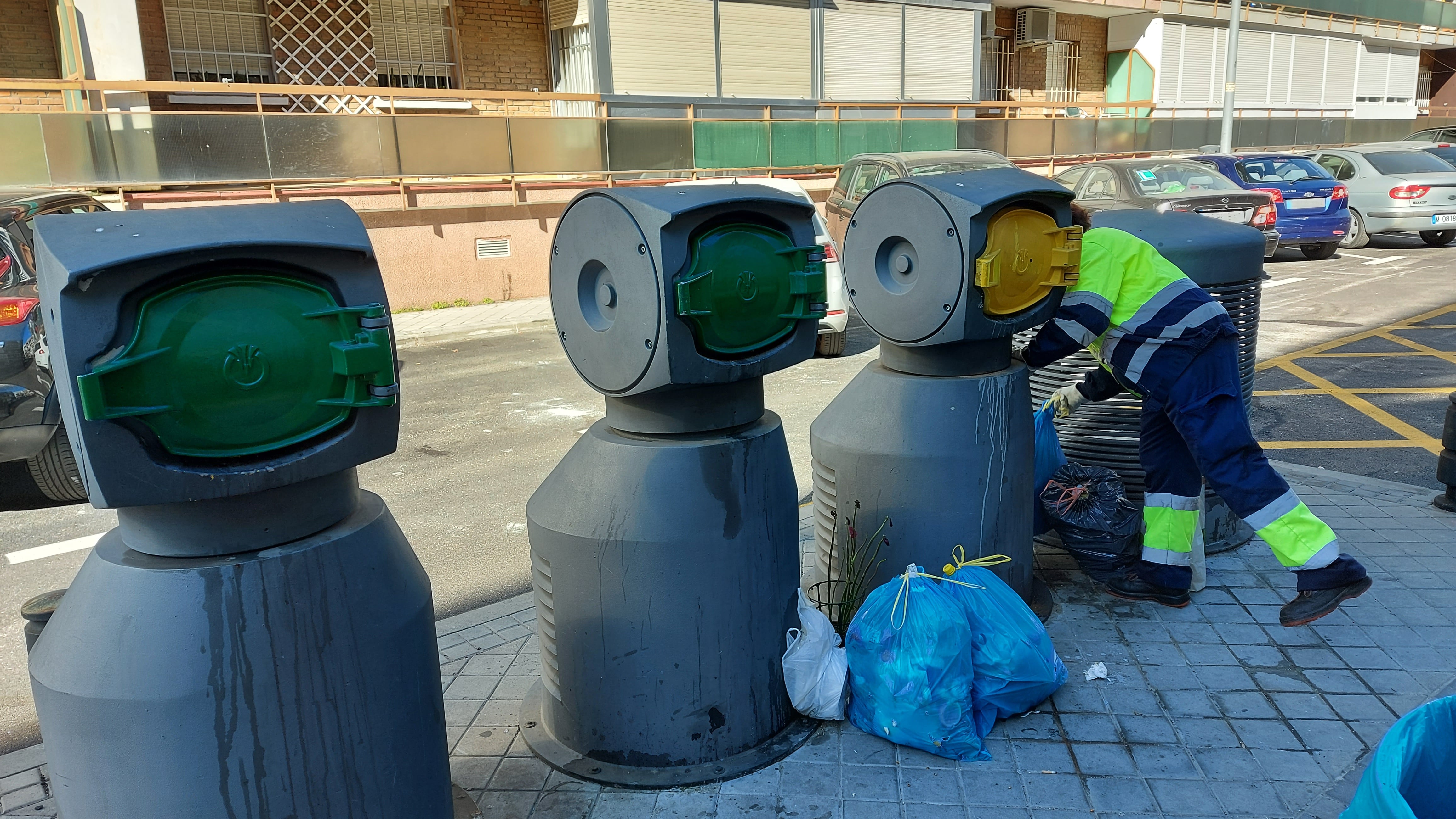 Una de las isletas de recogida neumática de basuras en Zarzaquemada