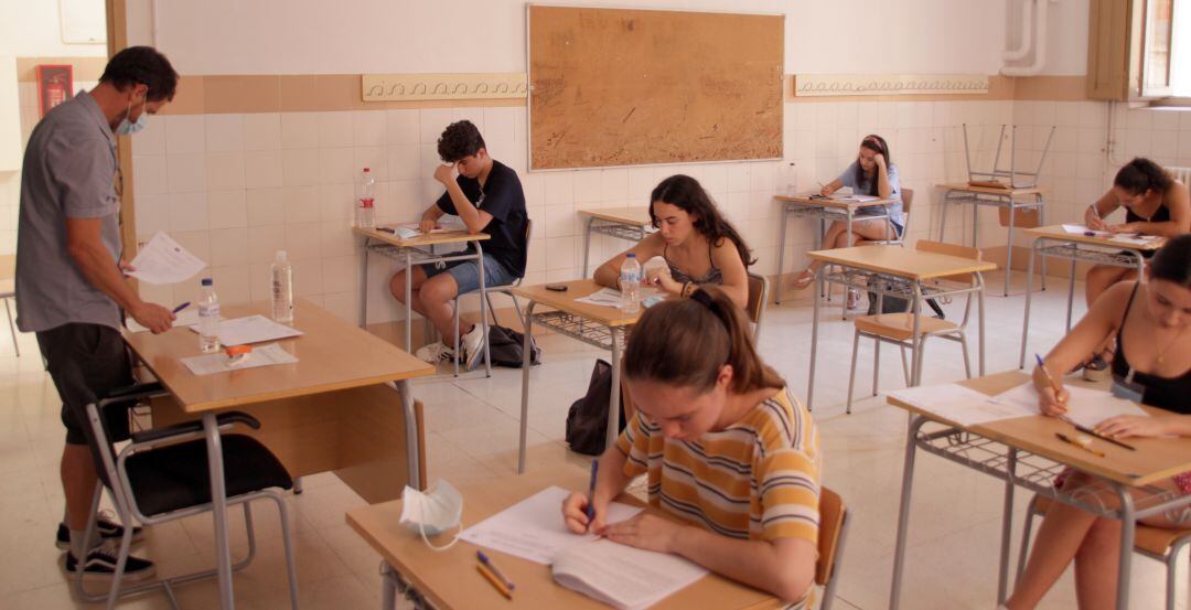 Estudiantes en selectividad. Imagen de archivo