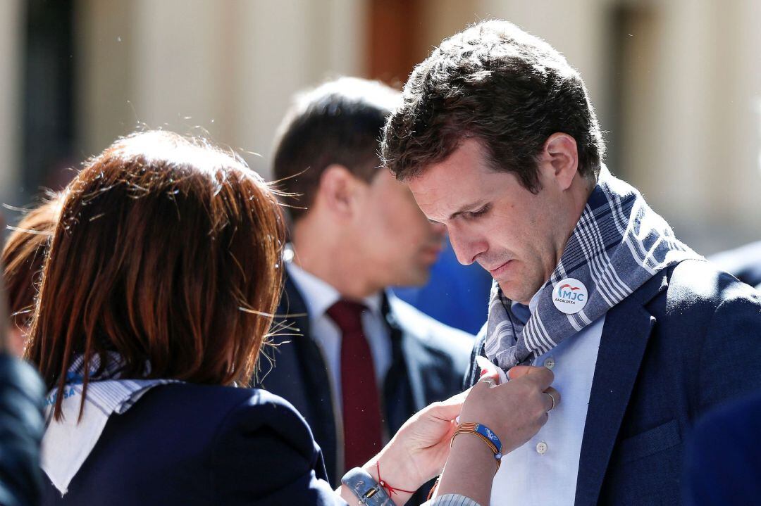 El presidente del PP, Pablo Casado en las fallas de Valencia