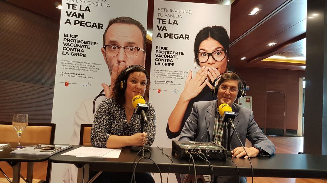 El consejero de Salud, Manuel Villegas, explica la campaña de vacunación contra la gripe a los oyentes de Hoy por Hoy Región de Murcia