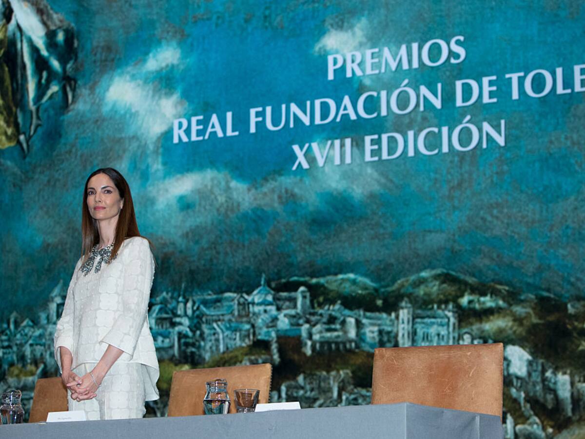 Castilla-La Mancha distingue con las medallas de oro de la región a Angela Vallvey y Eugenia Silva