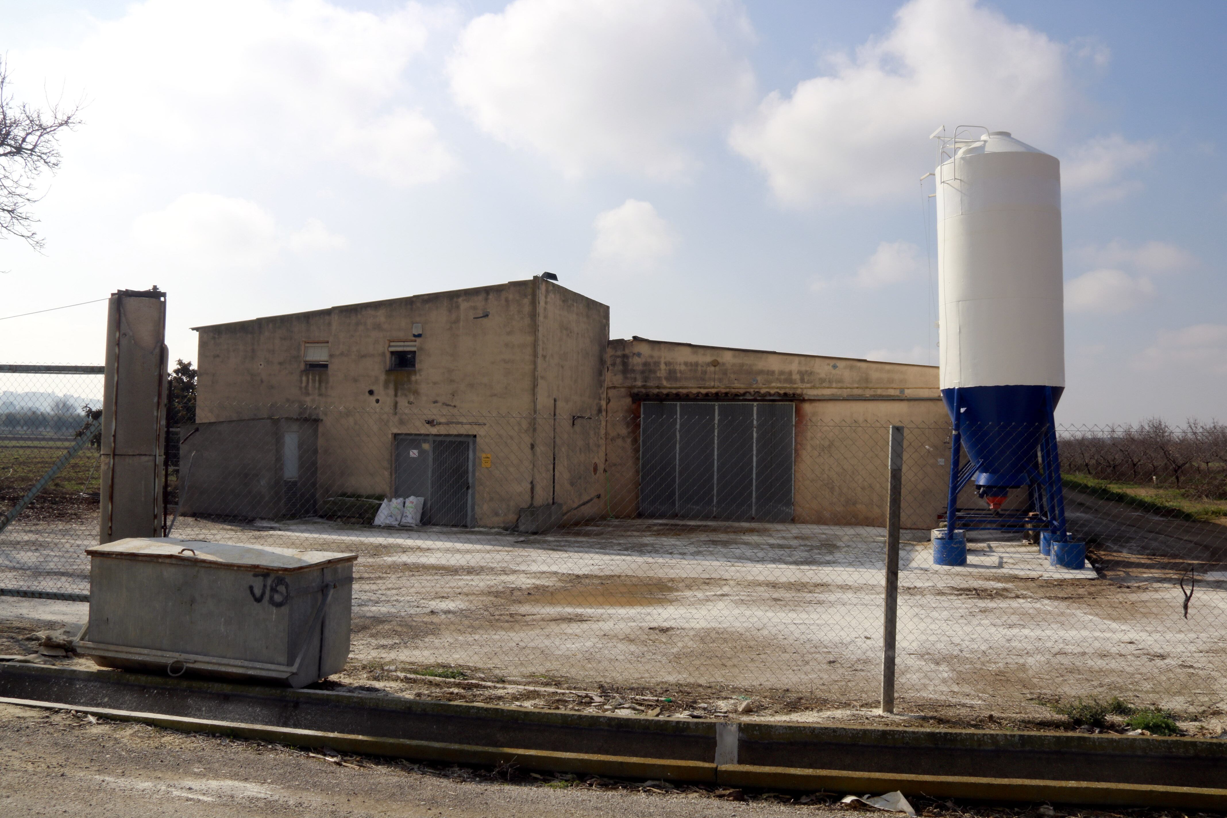 Granja d'Arbeca on s'hi ha declarat un brot de grip  aviària. Foto: ACN