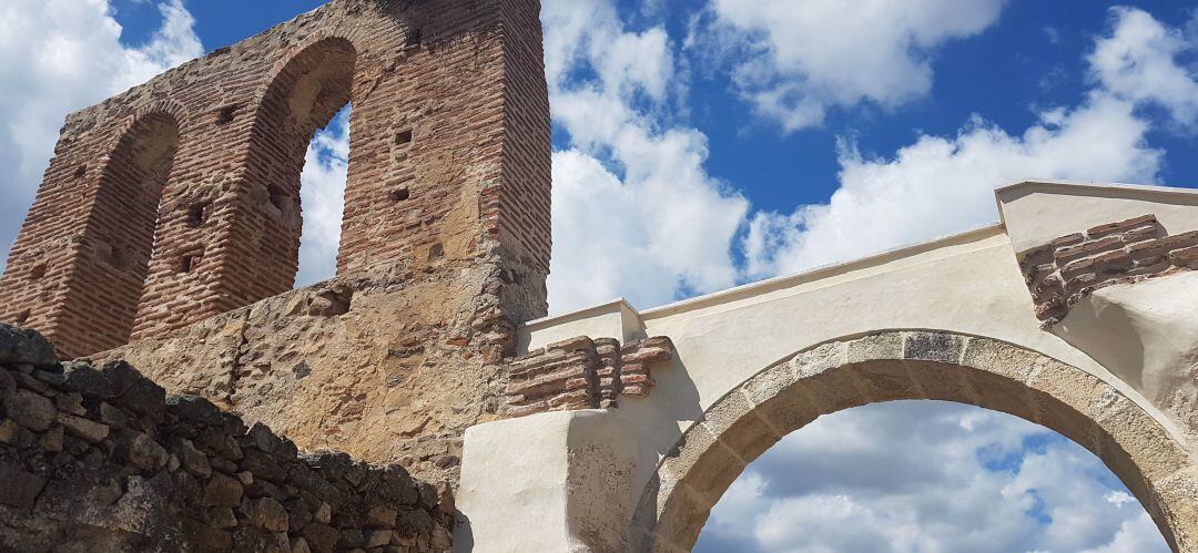 Ermita y lugar de Santiago en Gargantilla de Lozoya y Pinilla de Buitrago