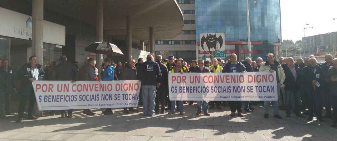 Trabajadores de Endesa As Pontes se movilizan en A Coruña