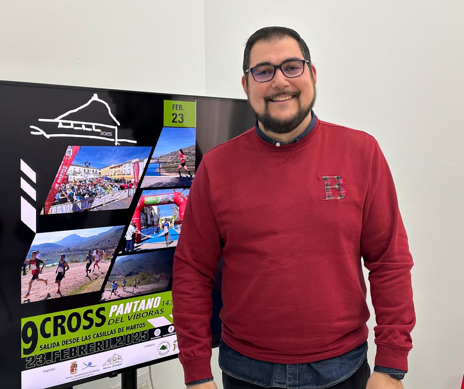 El concejal de Deportes del Ayuntamiento de Martos, Francisco J. Miranda, presenta el Cross Pantano del Víboras.