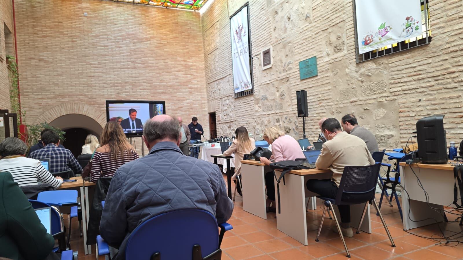 Muchos medios de Toledo acreditados para seguir el debate sobre el estado de la ciudad