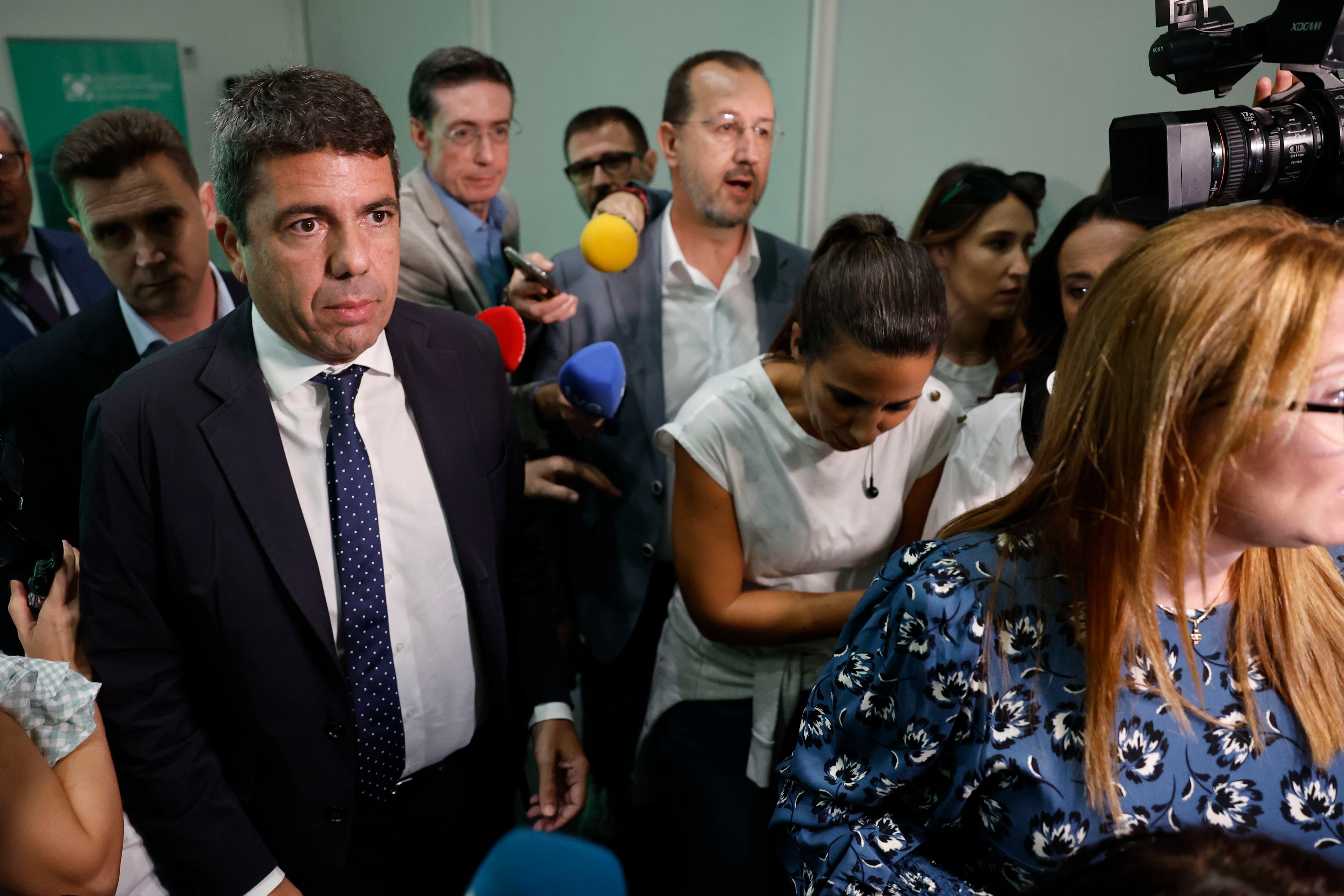 Mazón comparecerá este lunes tras "un proceso de reflexión personal" después de su conversación de este domingo con Feijóo