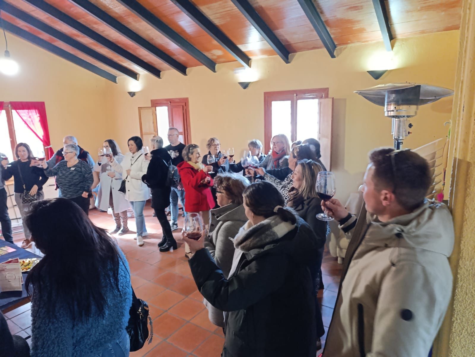 La AA.VV Las Cruces en ENOTUR