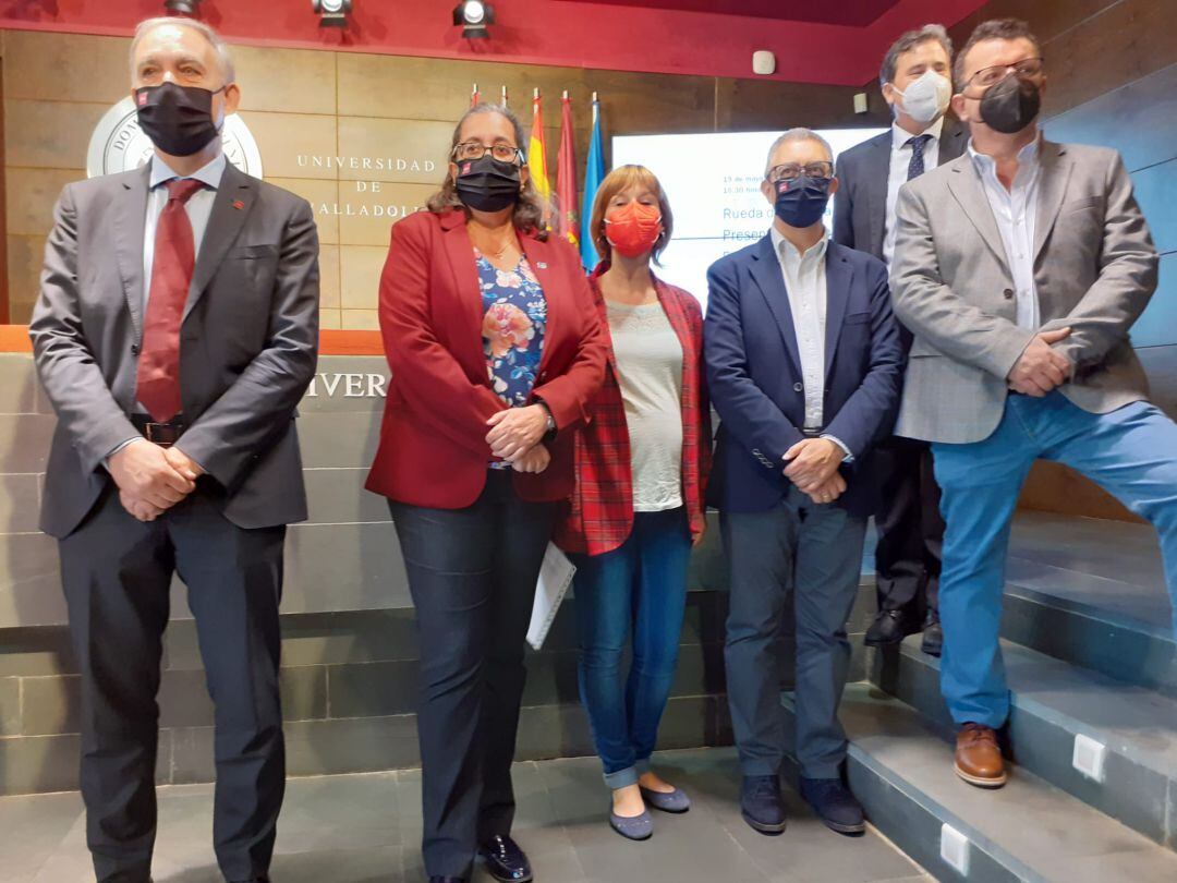 Presentación de las nuevas titulaciones por parte del equipo rectoral