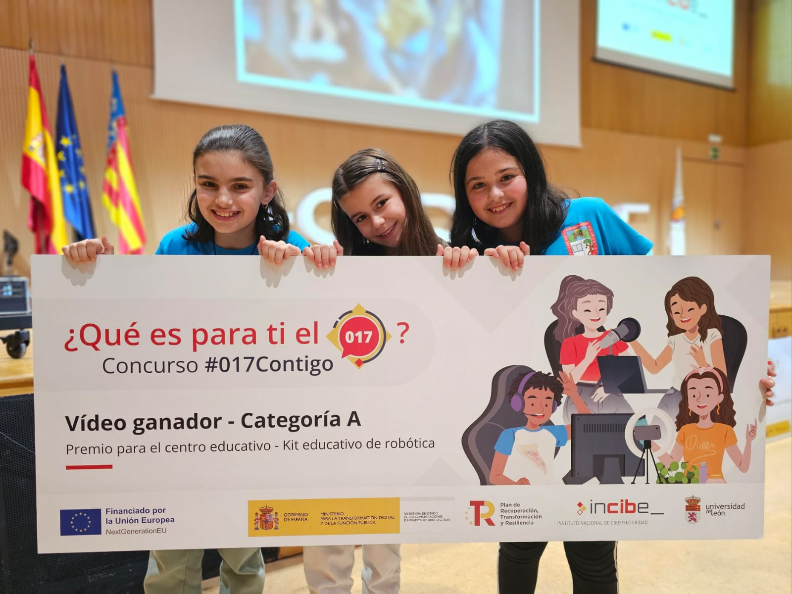 Las alumnas premiadas