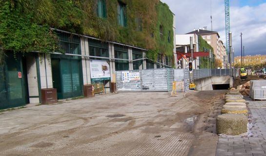 La Avenida sigue cortada a la altura del Palacio Europa