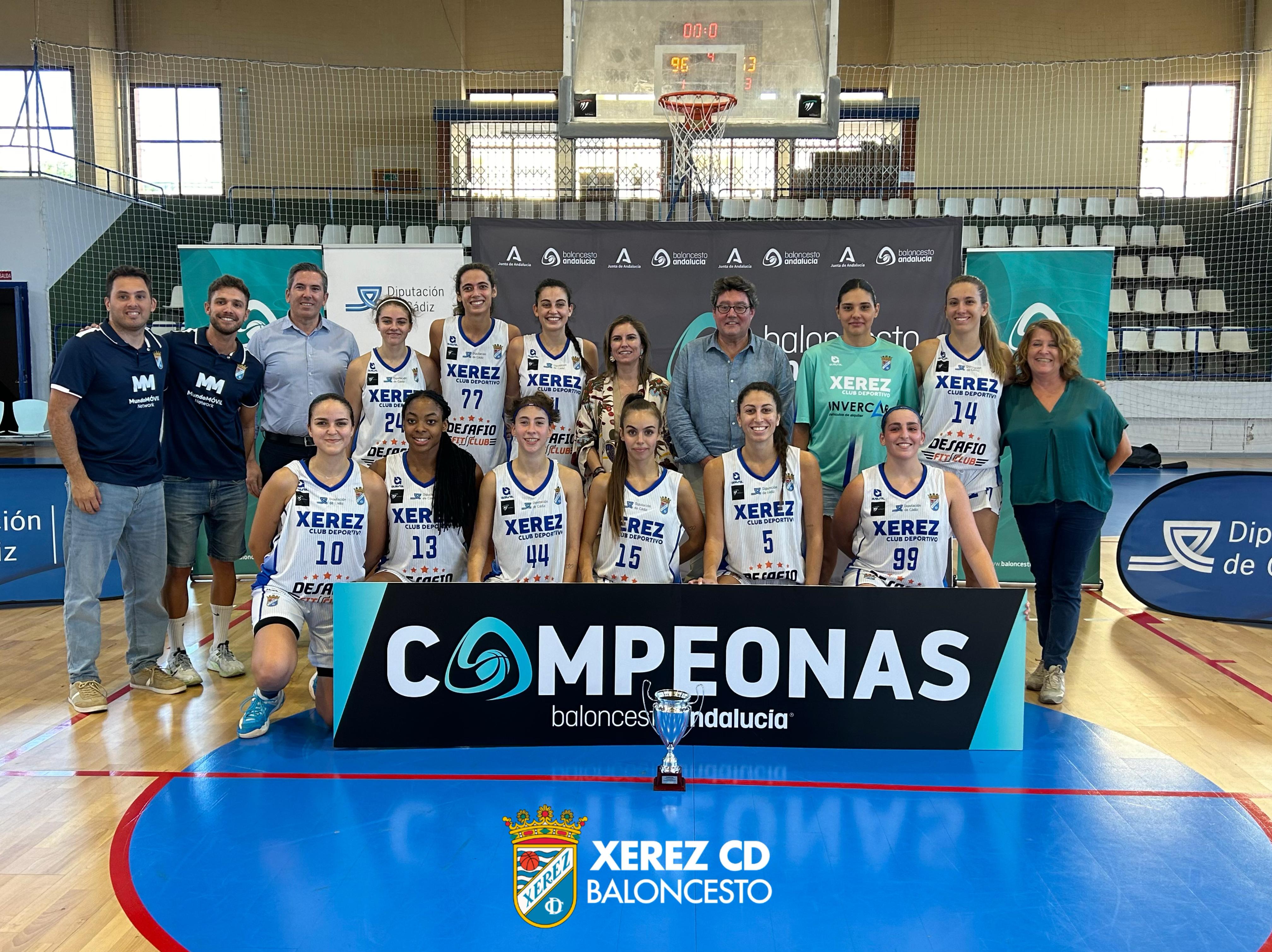 Jugadoras y técnicos del Xerez CD de Baloncesto