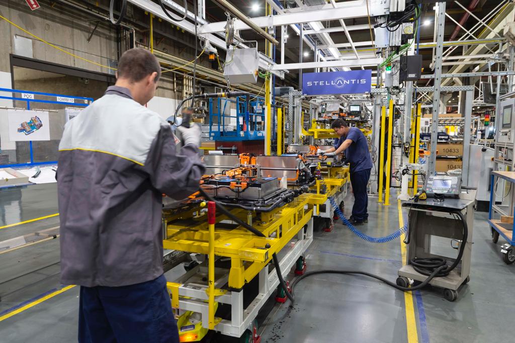 Línea de producción en la planta de Stellantis en Figueruelas (Zaragoza)