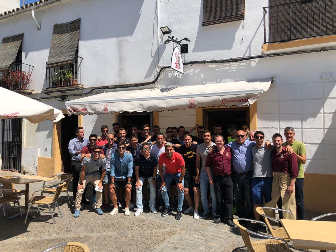 Jugadores y técnicos disfrutaron de un almuerzo en El Molino