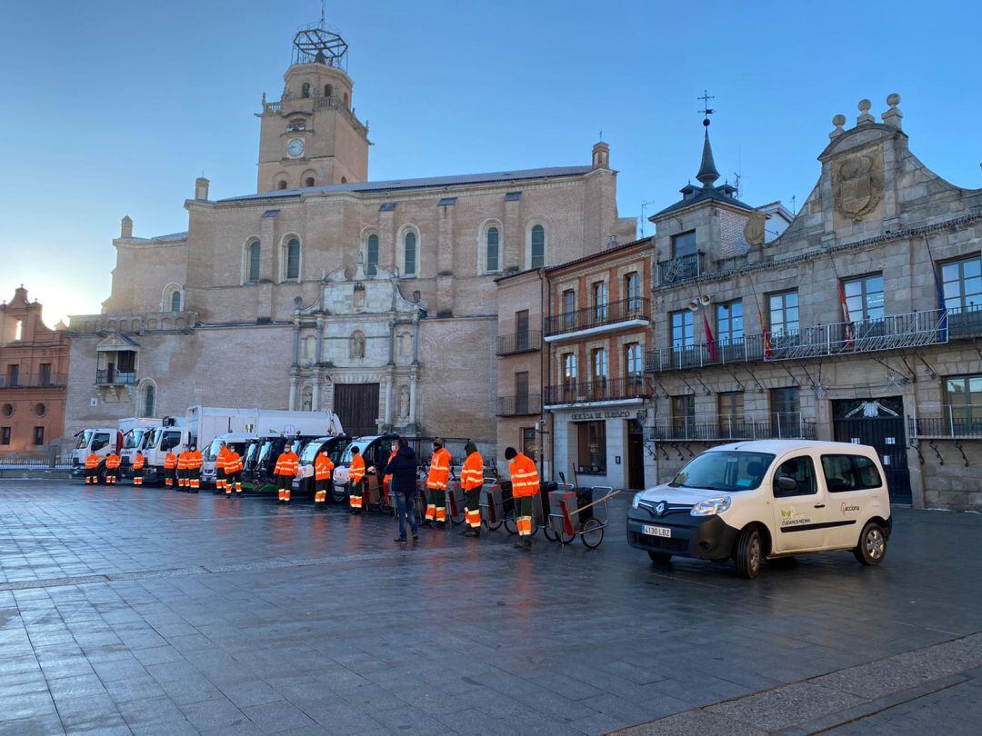 Se han presentado todos los vehículos del servicio de limpieza de Acciona para Medina del Campo