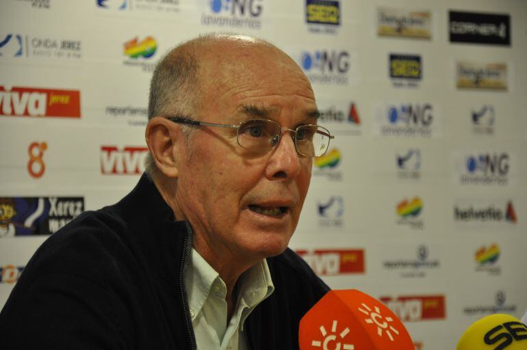 Pepe Ravelo, presidente del Xerez DFC durante una rueda de prensa en Chapín