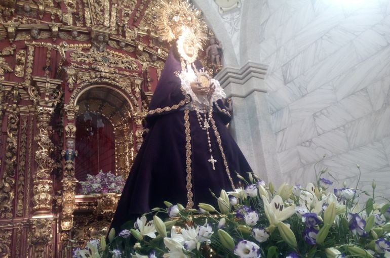 La Virgen de las Cruces preparada para el traslado