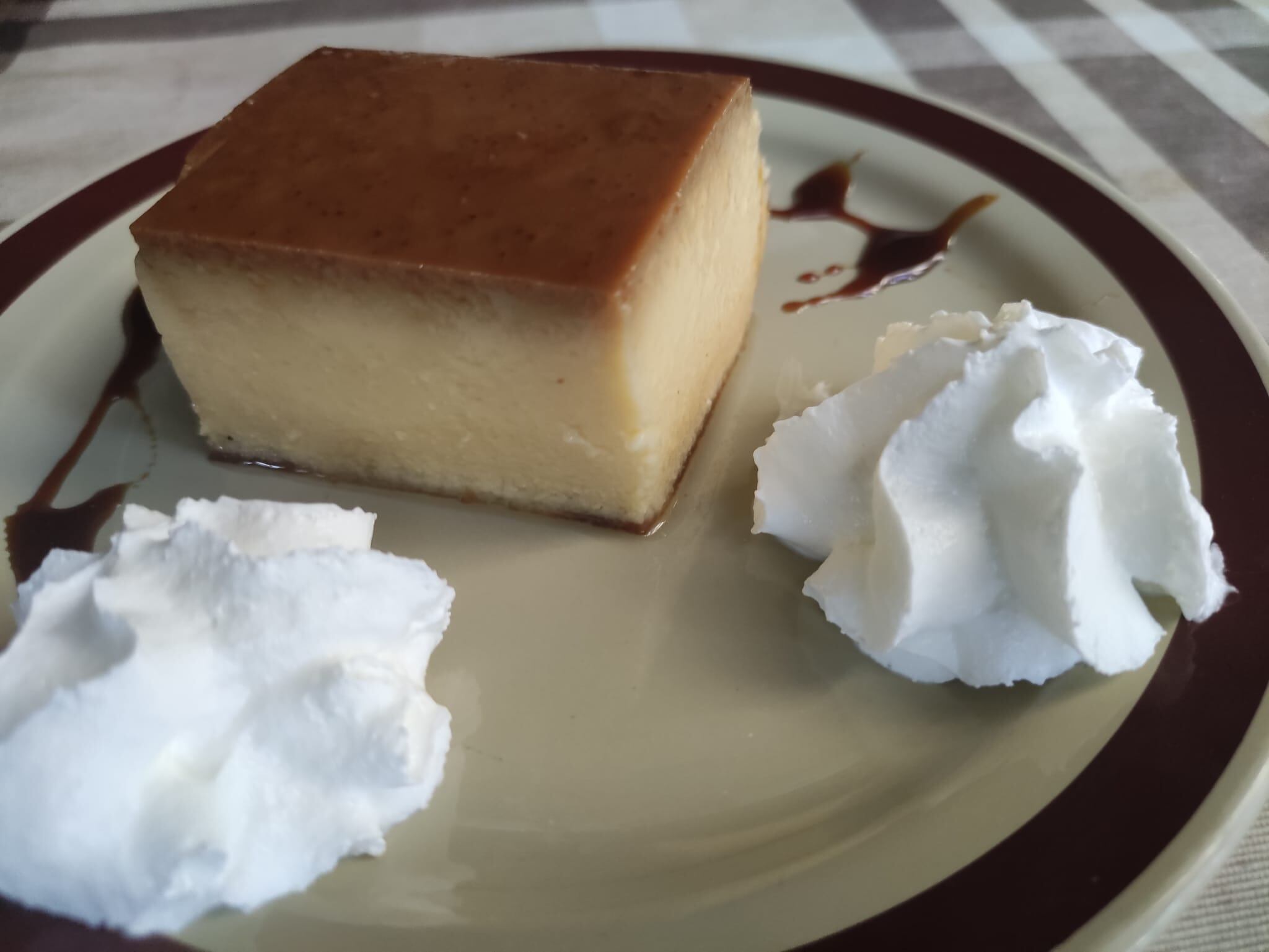 Flan de leche de cabra y huevos de corral
