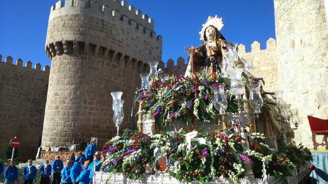 La mano izquierda de la imagen de la Santa fue la robada en 1883