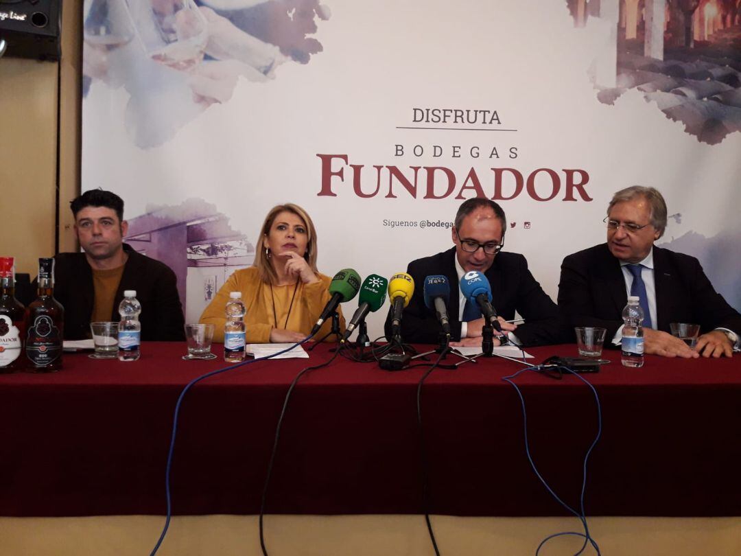 Rueda de prensa de presentación de la rehabilitación de la Torre Riquelme en Bodegas Fundador. 