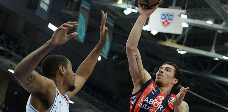 Mike James volvió a estar poco acertado en la dirección de juego a pesar de sus 11 puntos