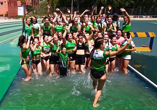 Intec Zoiti femenino celebrando el ascenso