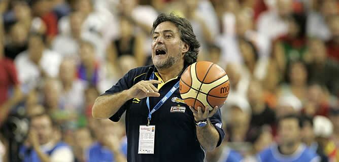 Pepu cree que España no debe cambiar su forma de juego.