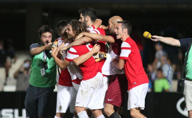 Los jugadores del Hércules celebran el paso de ronda en Copa del Rey