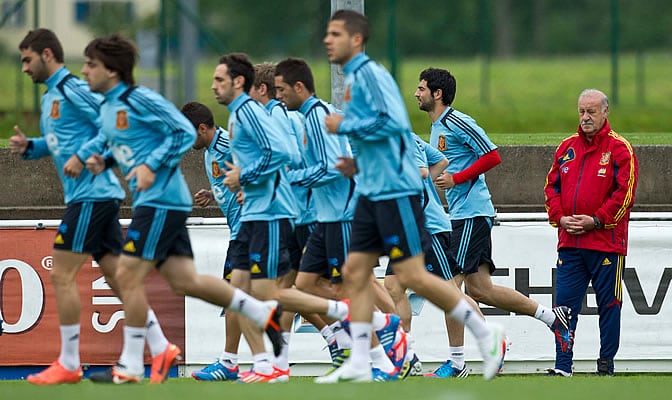 Del Bosque supervisa el primer entrenamiento de la Selección en Schruns