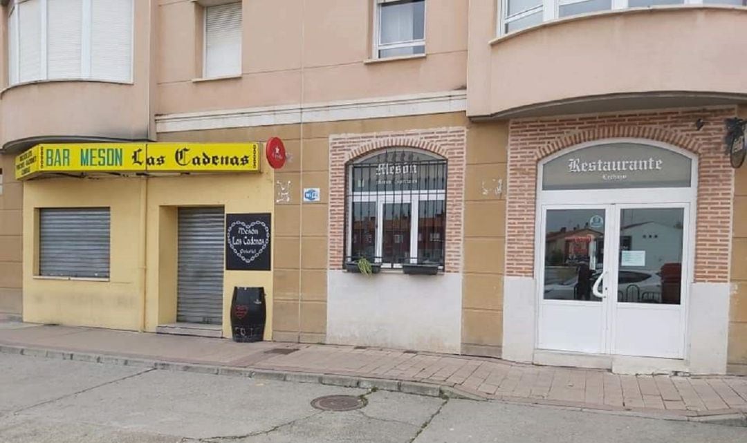 Dos de los locales que se han visto obligados a echar el cierre