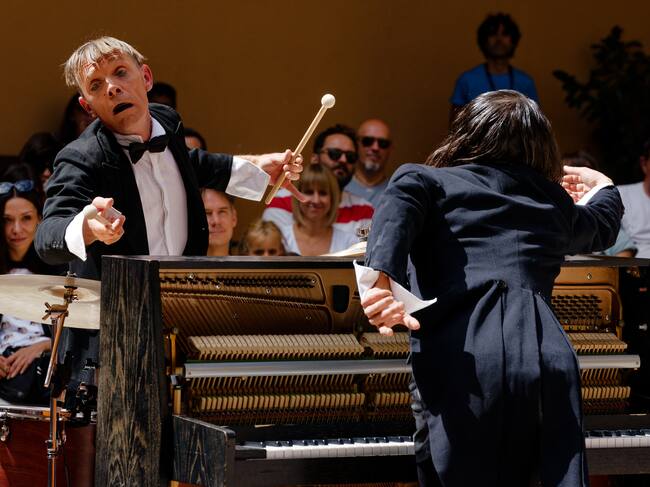 Estreno nacional del espectáculo 'Le dernier concert', a cargo de la compañía francesa 'CIE. I.SI' dentro de la decimotercera edición del Festival Internacional de Circo de Castilla y León 'Cir&Co' que se celebra en Ávila.