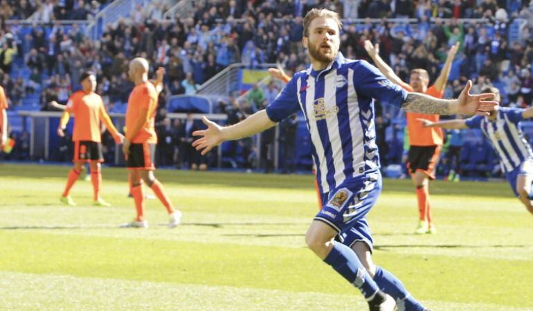 Aleksandar Katai firmó un golazo ante el Valencia.