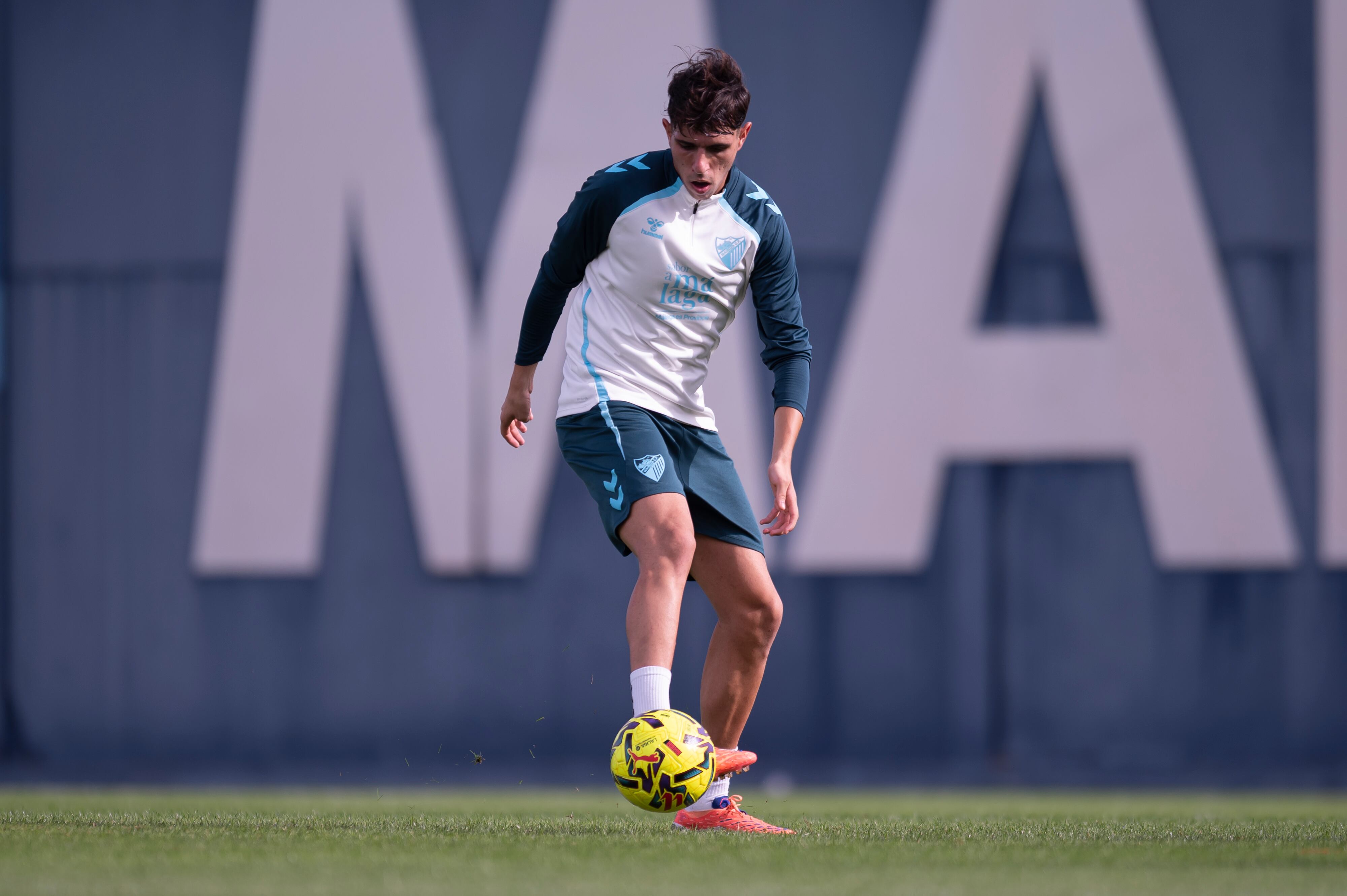 Izan Merino, en un entrenamiento del Málaga