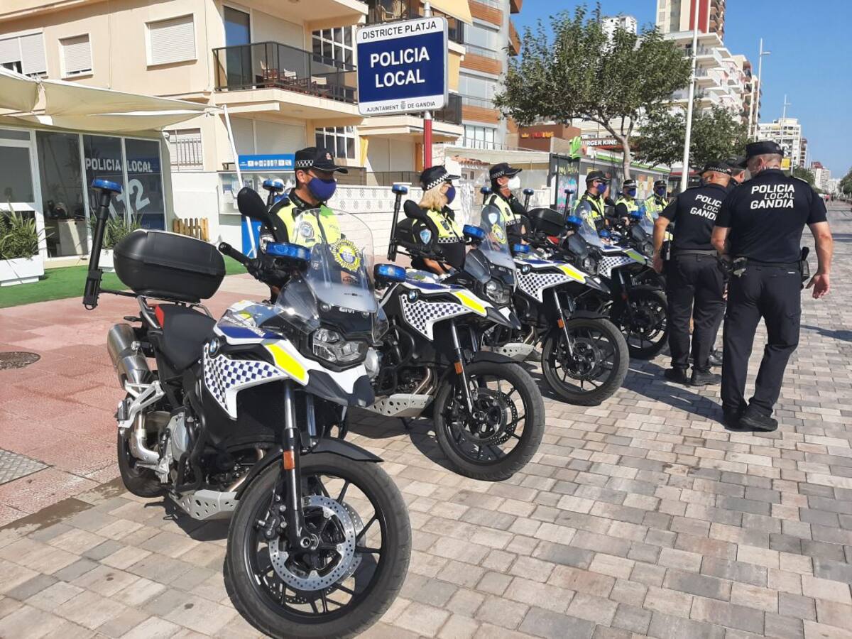 Nueve motos de mayor cilindrada y con megafonía para la Policía Local de Gandia