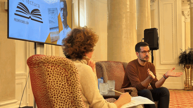 José Luis Sastre presenta su primera novela "Las frases robadas" en el Club de Lectura de Radio Bilbao