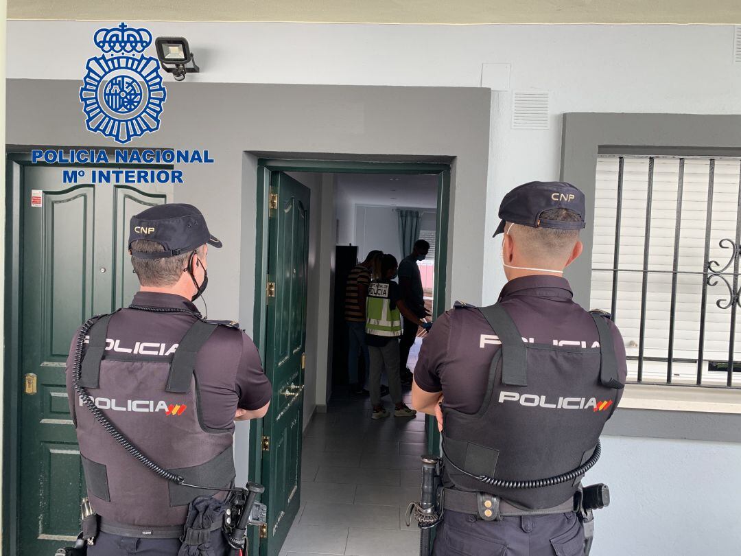 Agentes de Policía en La Línea.