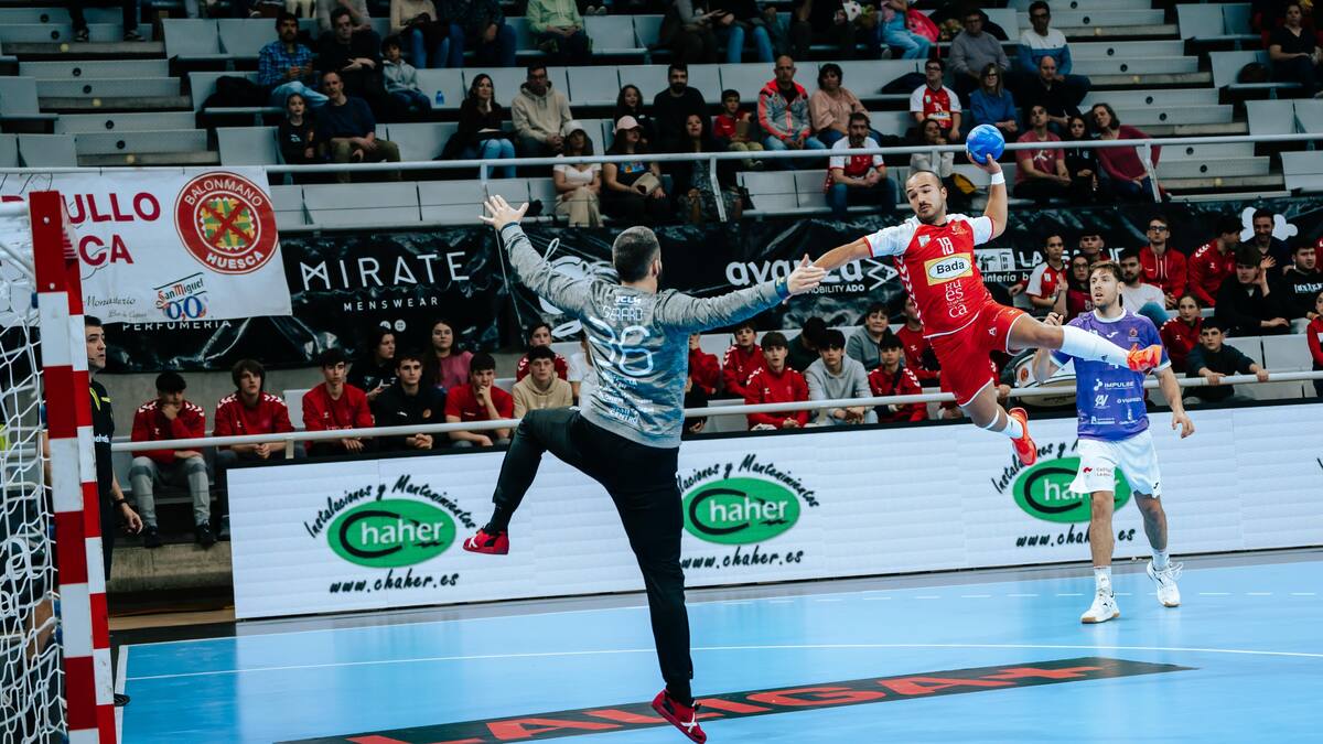 Pachi Giné mostraba una alegría contenida en Radio Huesca por la victoria del Bada